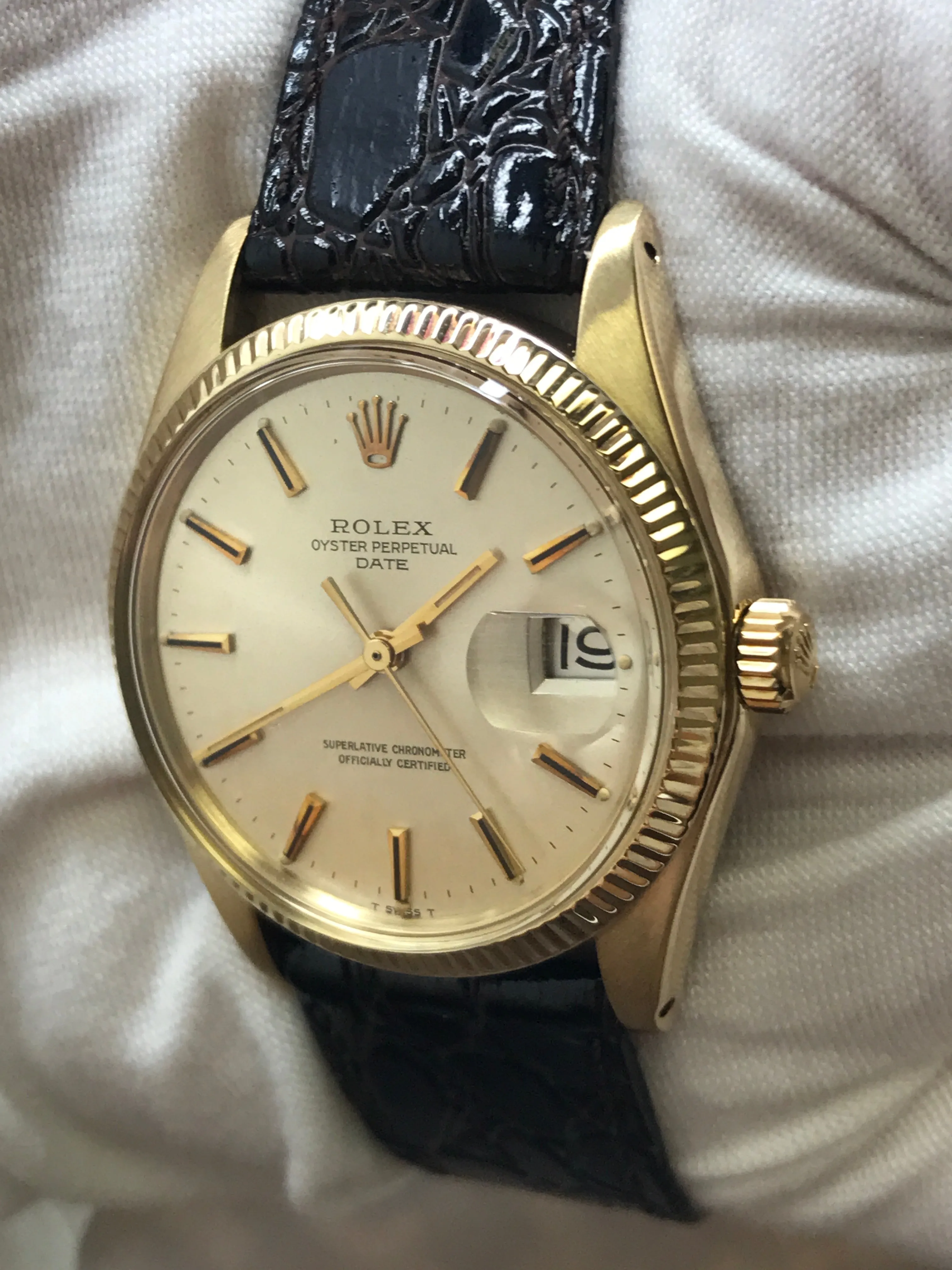 Rolex Oyster Perpetual Date 34mm 1503 Champagne Dial Automatic Watch