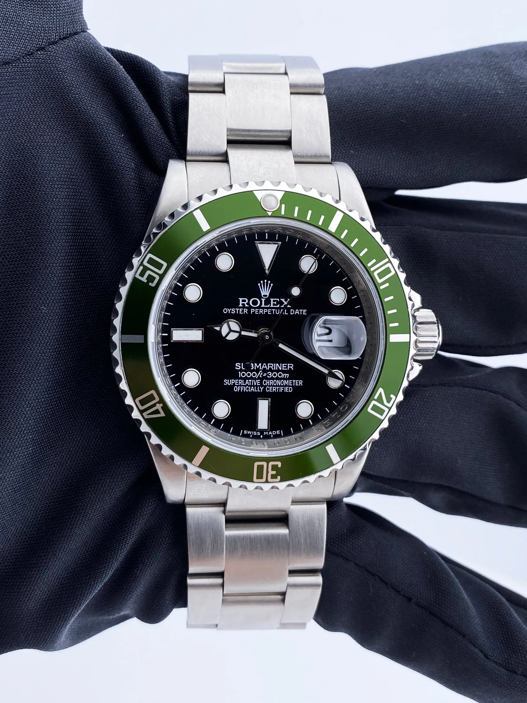 Rolex Submariner 16610LV Kermit Bezel Mens Watch