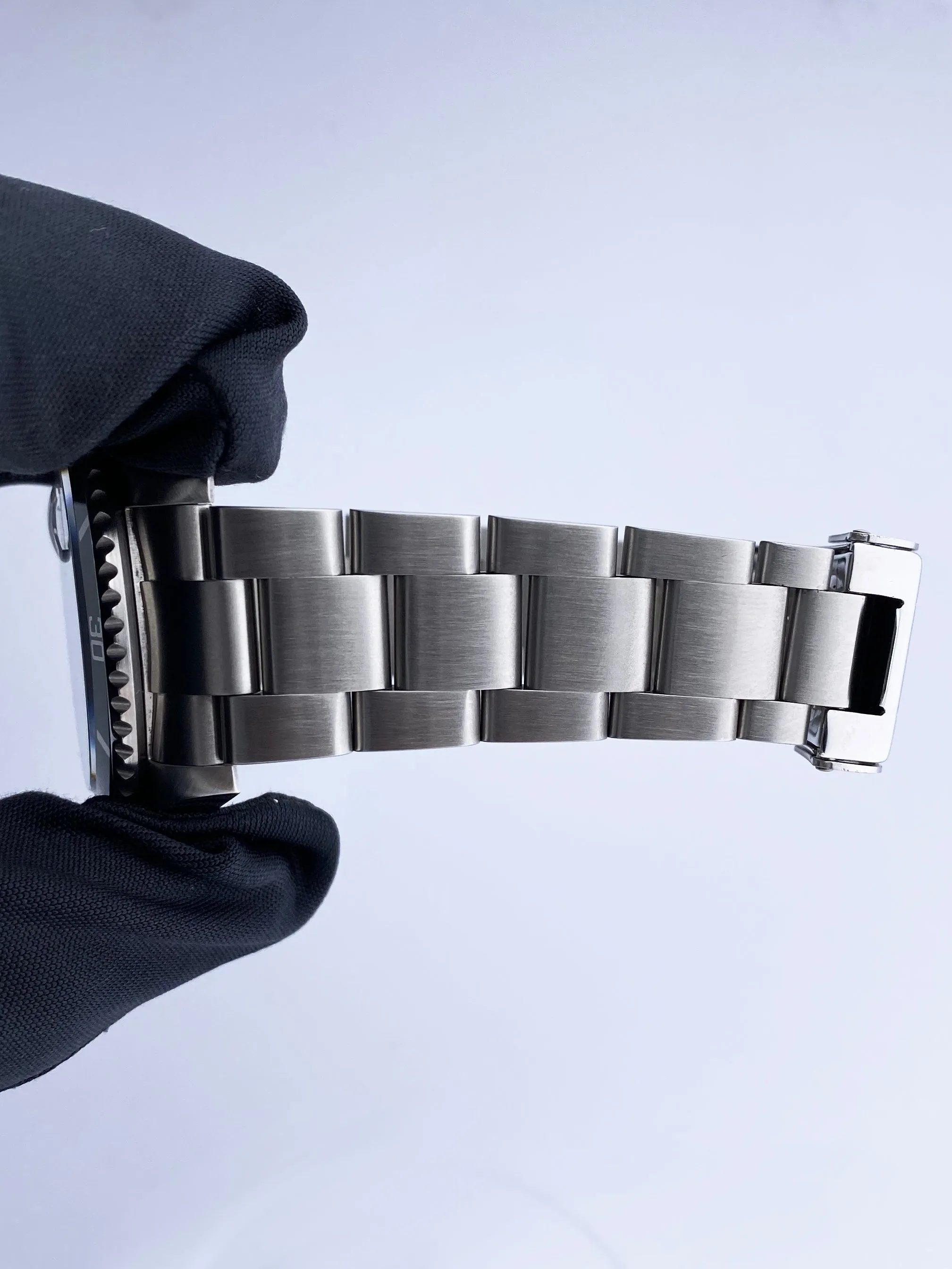 Rolex Submariner 16610LV Kermit Bezel Mens Watch