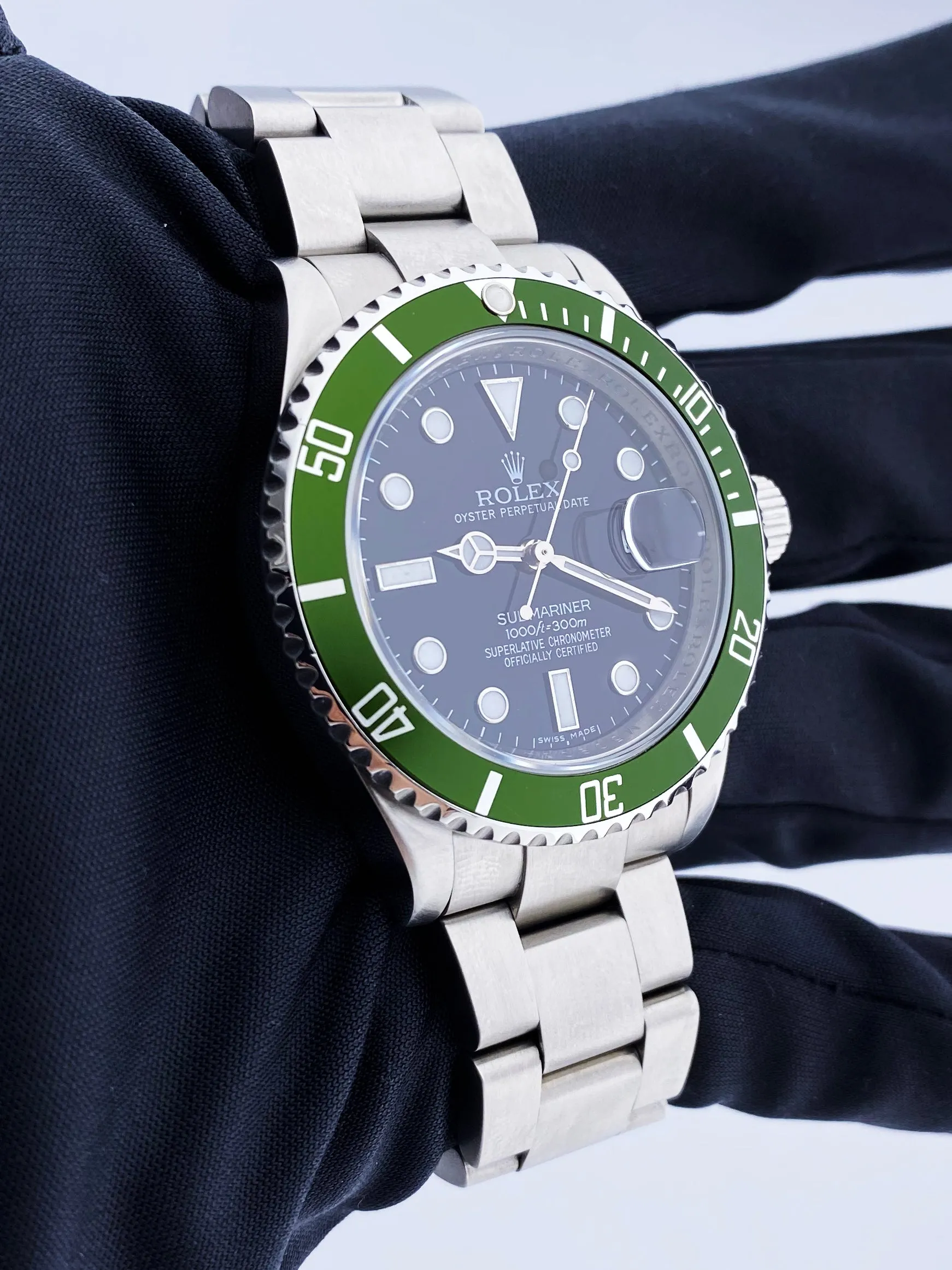Rolex Submariner 16610LV Kermit Bezel Mens Watch