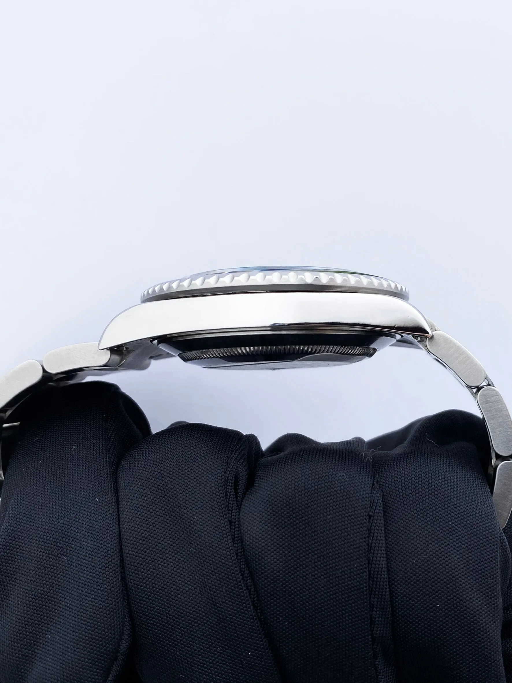Rolex Submariner 16610LV Kermit Bezel Mens Watch