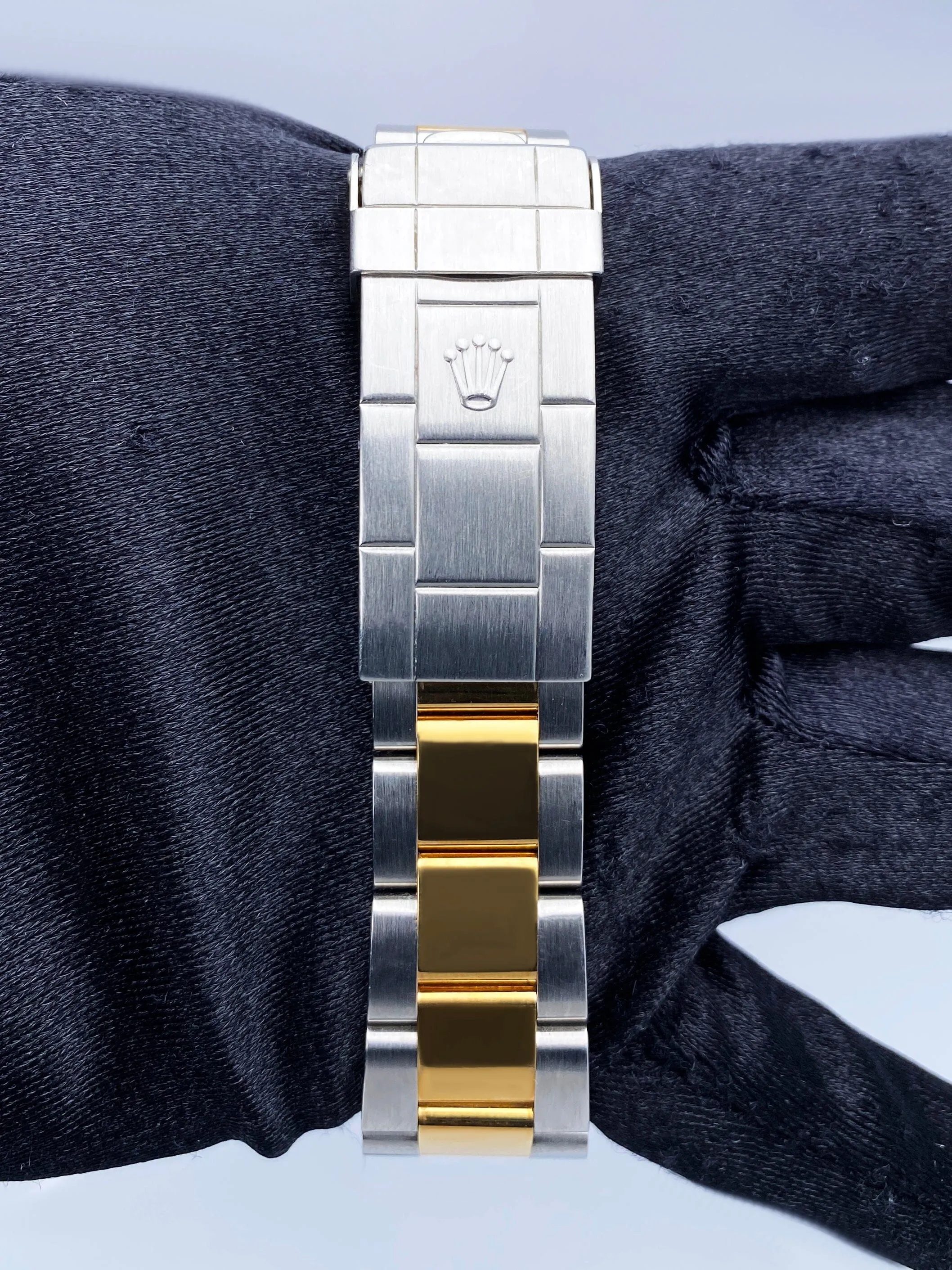 Rolex Submariner Date 16613LN Two-Tone Mens Watch Box Papers