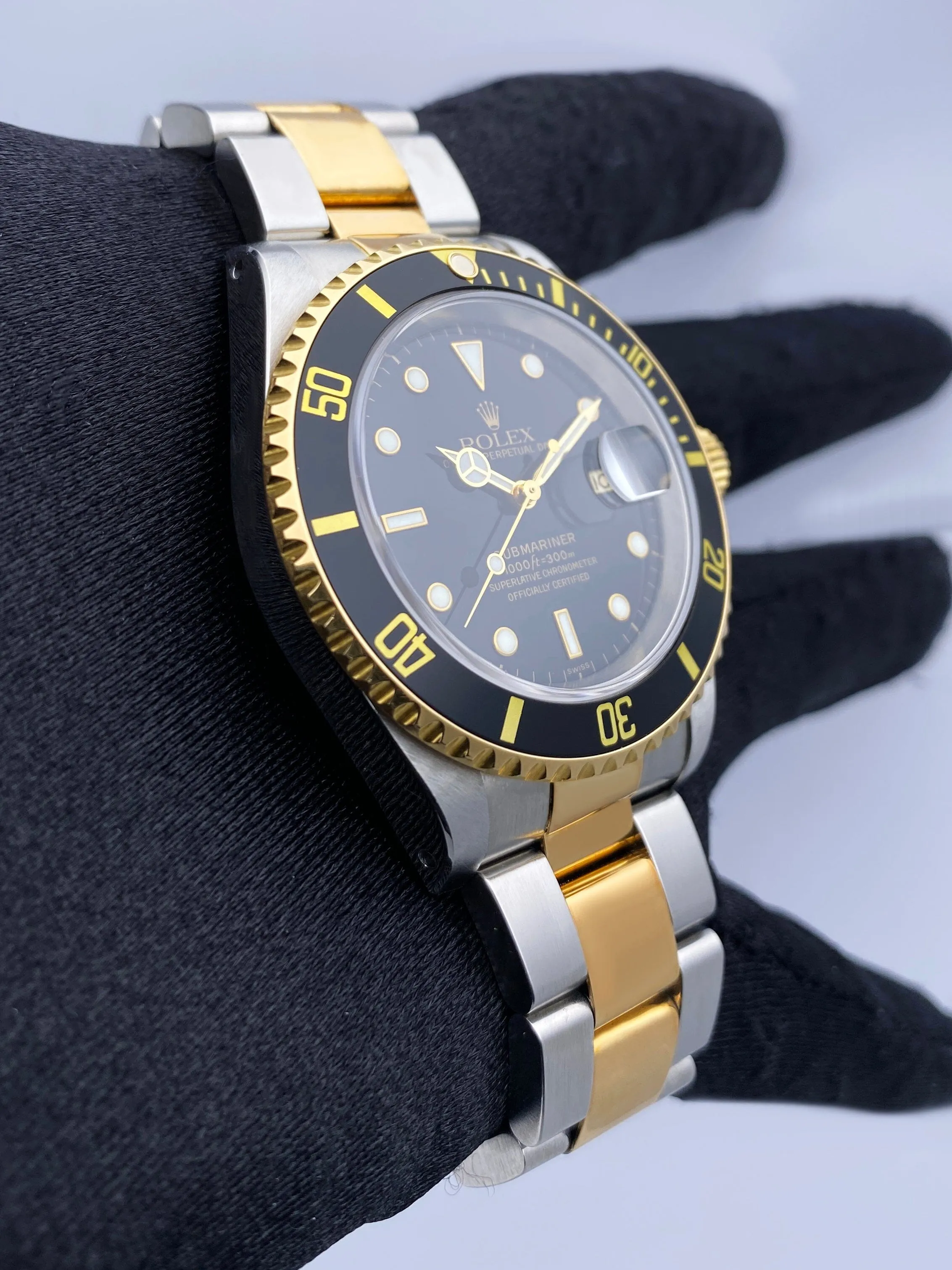 Rolex Submariner Date 16613LN Two-Tone Mens Watch Box Papers