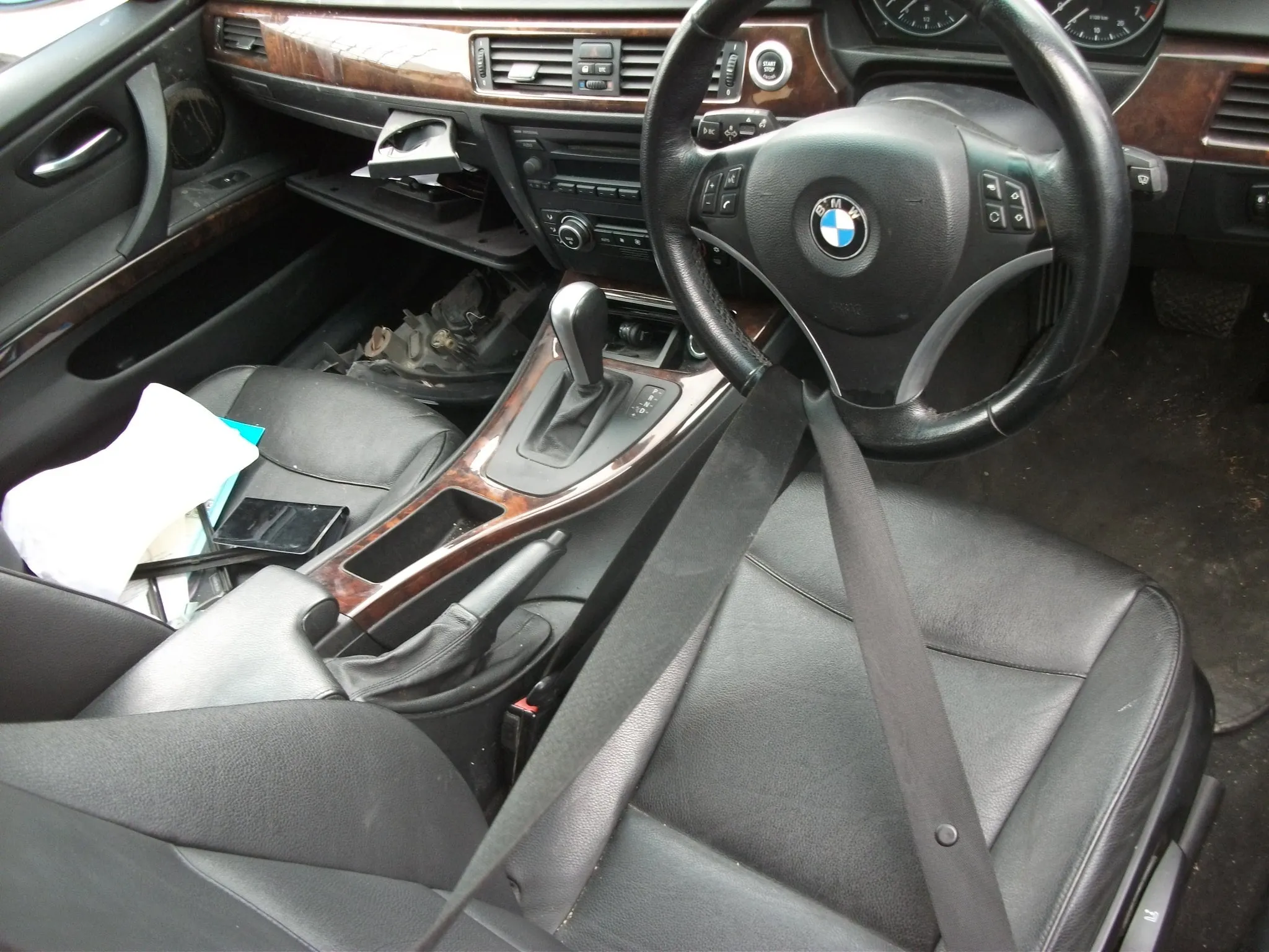 S2702 3' E90 Sedan 320i N46 AUTO 2006/10