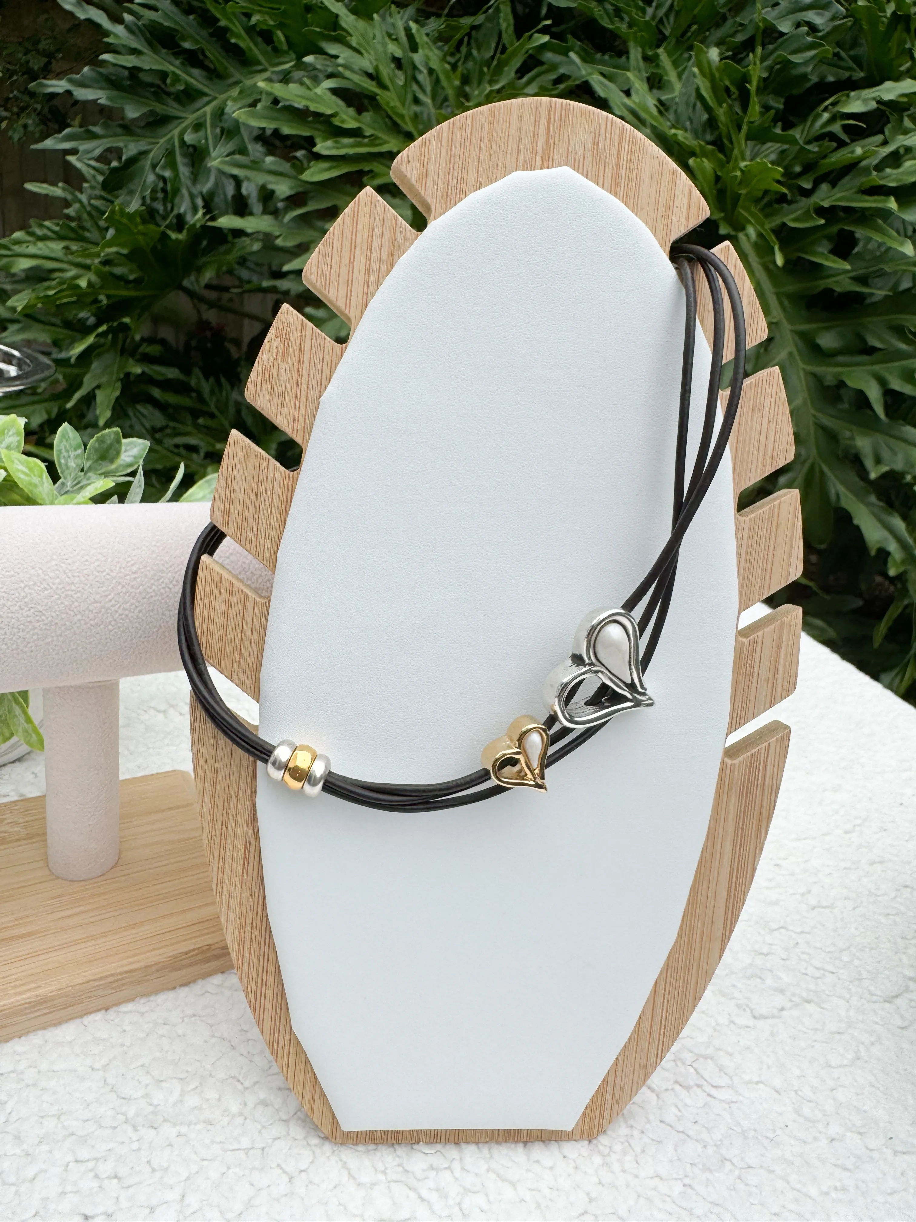 Tra-la-ra leather necklace