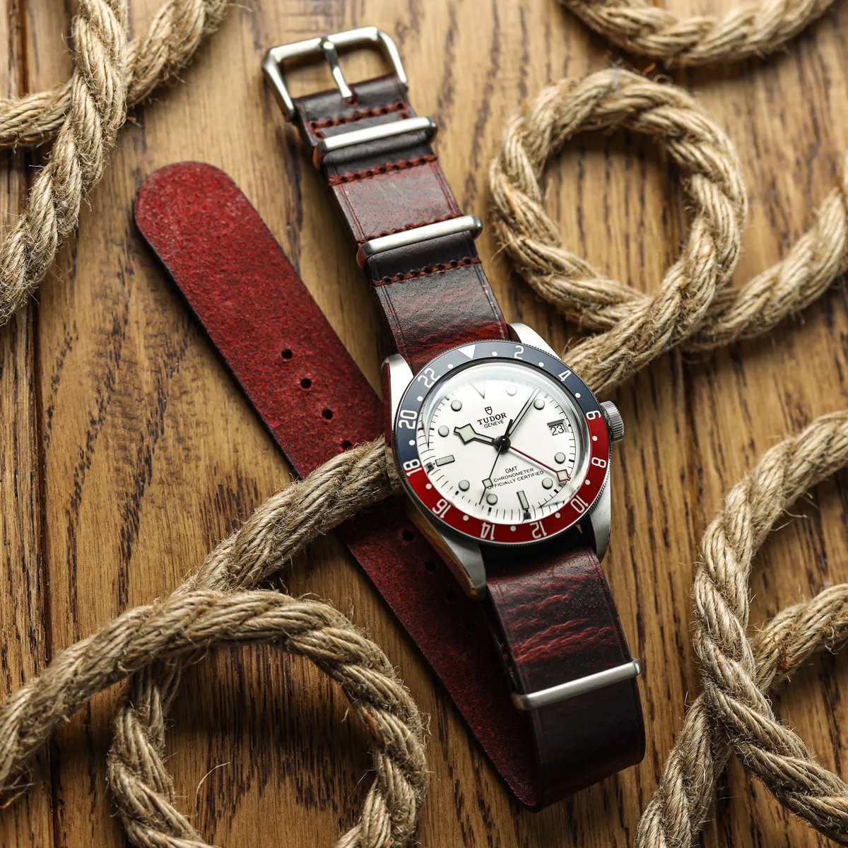 WatchGecko Genuine Leather British Military Watch Strap: Cambridge - Vintage Red