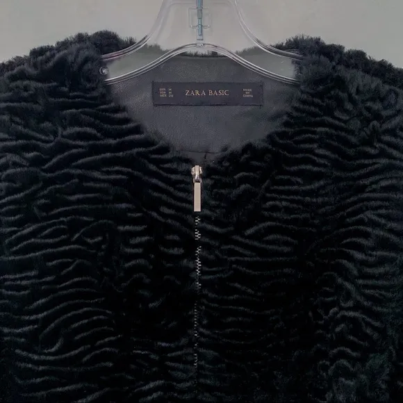 ZARA Black Faux Fur and Vegan Leather Moto Jacket Size Medium